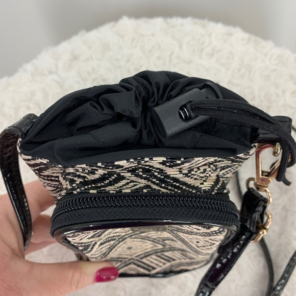 PurseN Raffia Aztec Pattern Small Crossbody Insulated Black & Tan - Picture 8 of 12